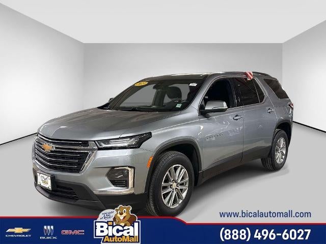 2023 Chevrolet Traverse LT Cloth in Sterling Gray Metallic — front three-quarter view