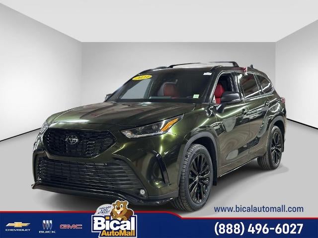 2023 Toyota Highlander XSE in Gray — front three-quarter view